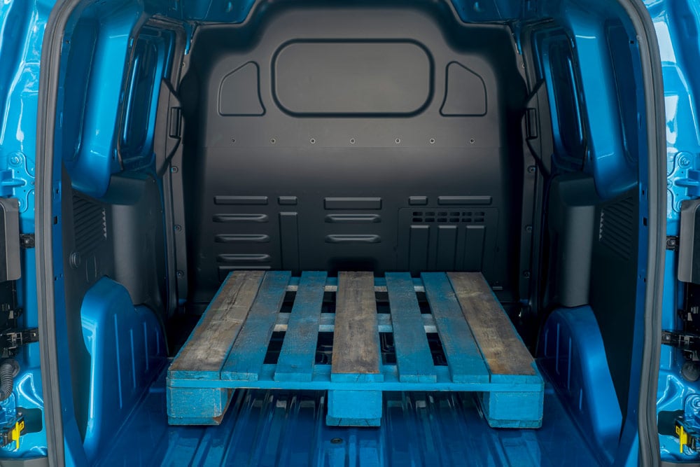 ford e_transit_courier eu Column_Card_E_Transit_Courier_09 1000x667 1000x667 rear loadspace view
