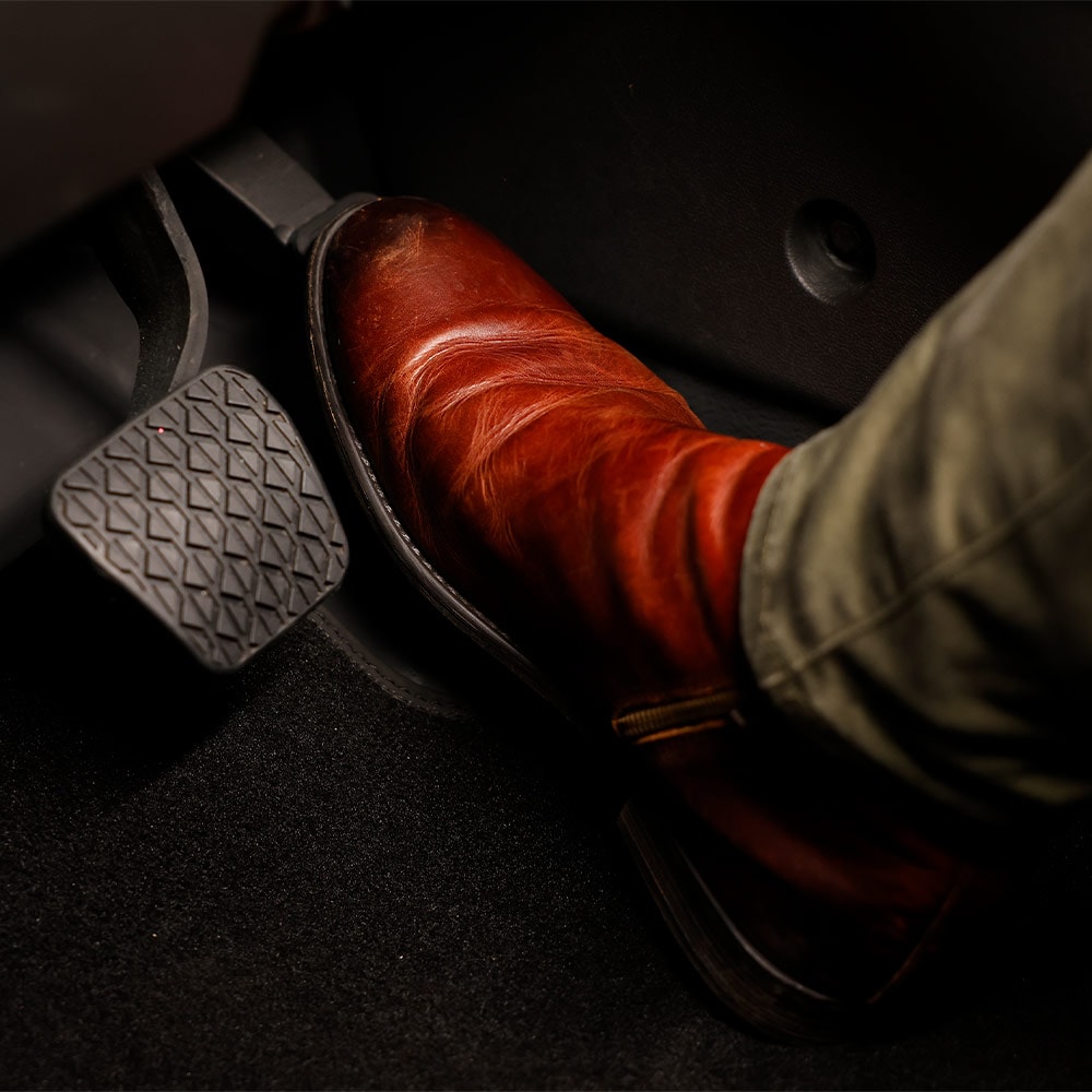 ford e_tourneo_courier eu Small_Card_Shot_07_V769_E_Courier 1x1 1000x1000 detail on brake pedal