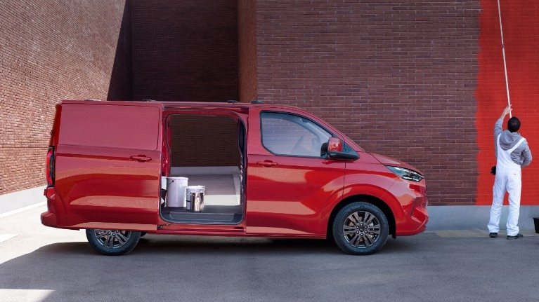 ford transit_custom eu Limited_Profile_View_Doors_Open_Static_Talent_V710_2160x1215 feature